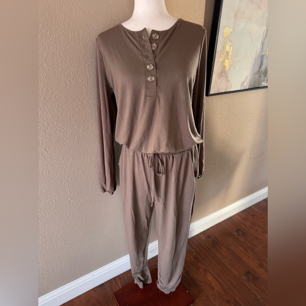 Brown Button-Front Jumpsuit - Picture 4 of 7